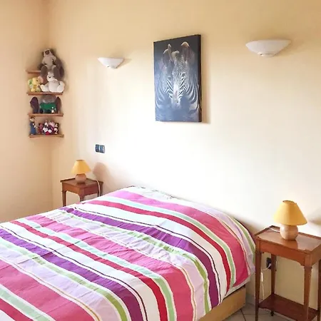 With 5 Bedrooms In With Wonderful Mountain View Indoor Pool Enclosed Garden Villa *