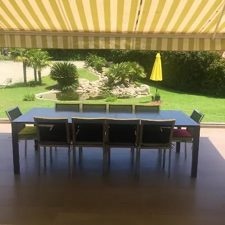 With 5 Bedrooms In With Wonderful Mountain View Indoor Pool Enclosed Garden * Ghisonaccia
